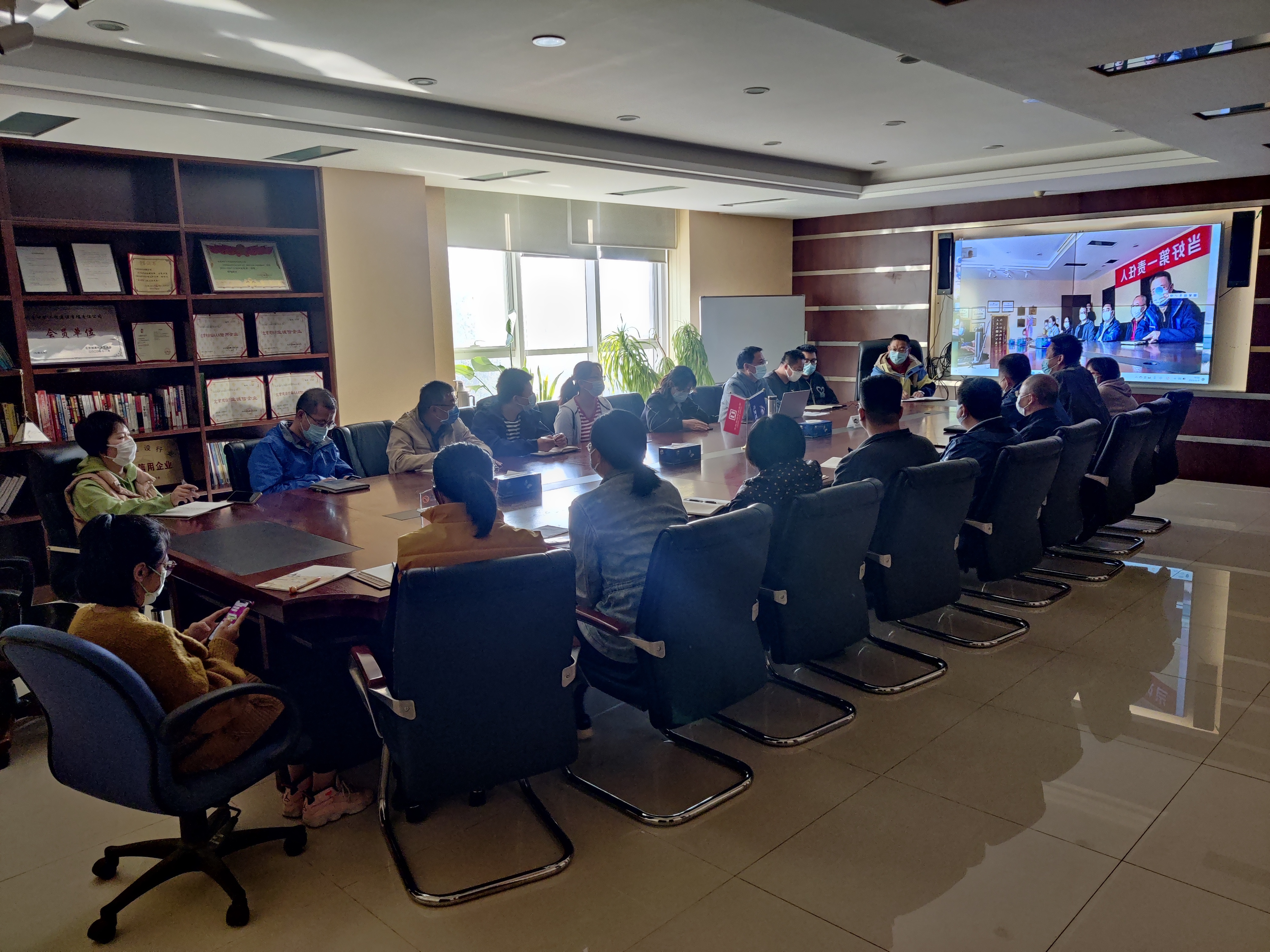 地礦公司順利通過2022年度 質(zhì)量、環(huán)境和職業(yè)健康安全管理三體系復(fù)評(píng)